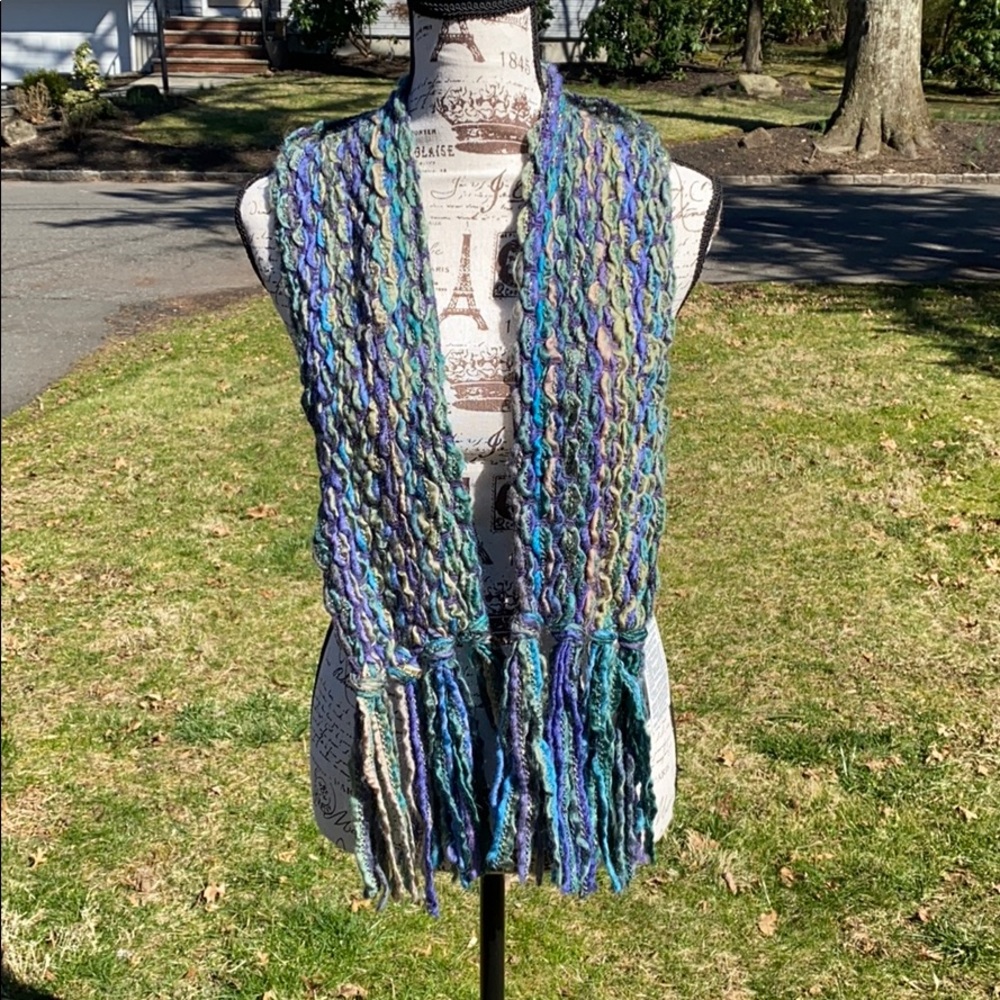 BNWT SCARF